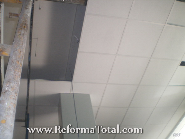 Profesional de Instalacion de Techo Armstrong